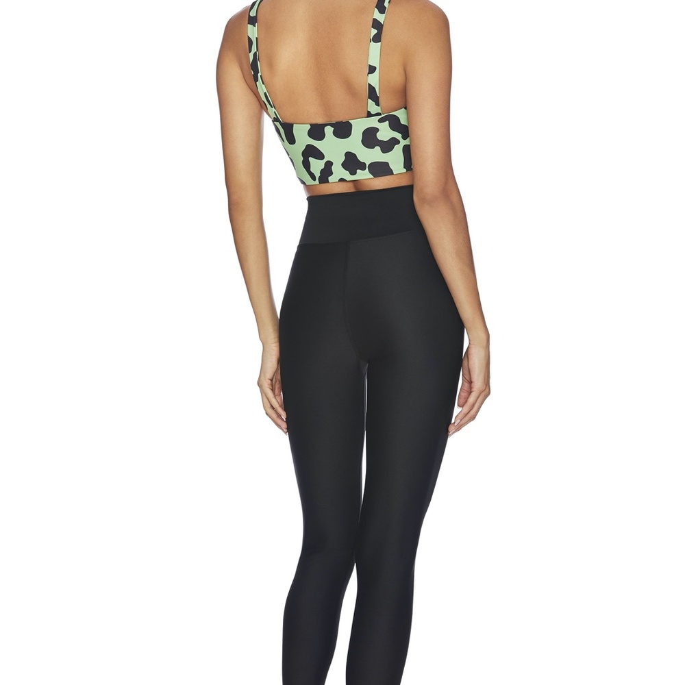 NWT Beach Riot: Knot Legging Green Leopard Spots - Picture 2 of 2